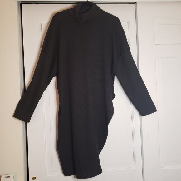 Rouge Collection Womens Plus Cowl Neck Asymmetrical Hem Tunic in Black - Size 3X - Picture 2 of 3